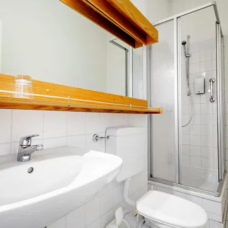 מלון Konventa Seta Keystone Collection 4*