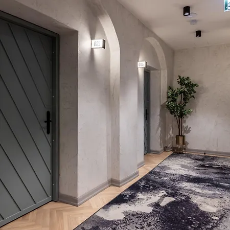 Konventa Seta - Keystone Collection